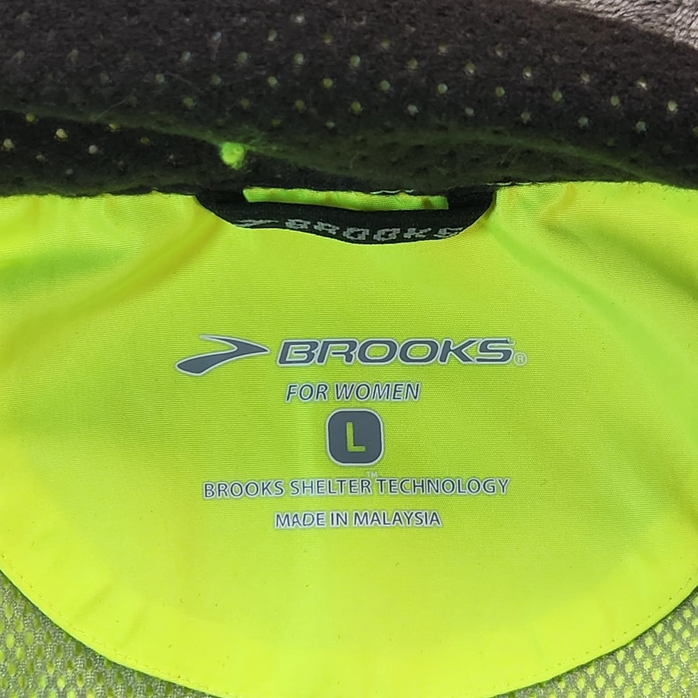Brooks Vest Womens L Yellow Running Safety Essential Nightlife High Visibility - Picture 7 of 9